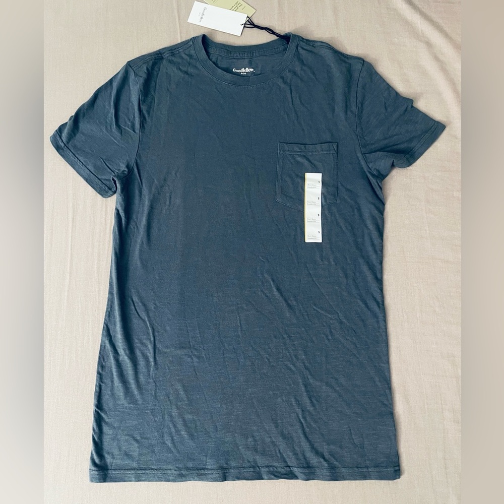 NWT - Goodfellow & Co brand - Men’s T-Shirt - Size Small